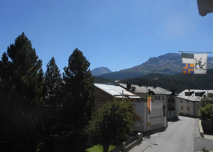 Oda ve Kahvaltı Trais Fluors Celerina/Schlarigna