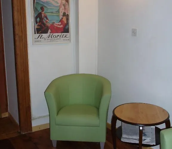 Trais Fluors לינה וארוחת בוקר