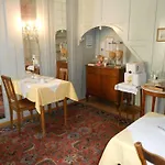 住宿加早餐酒店 Trais Fluors 切勒里纳