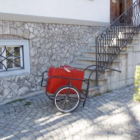 Trais Fluors Bed & Breakfast